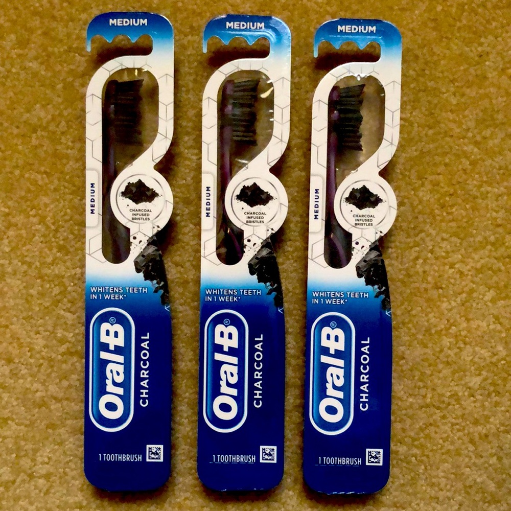 Oral B set of 3 Charcoal Toothbrushes